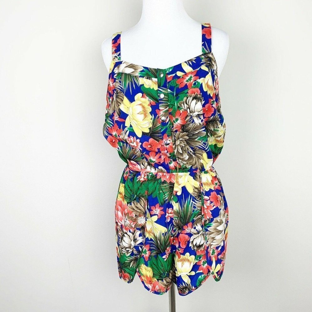 Sugarmint Size Medium Sleeveless Floral Romper
